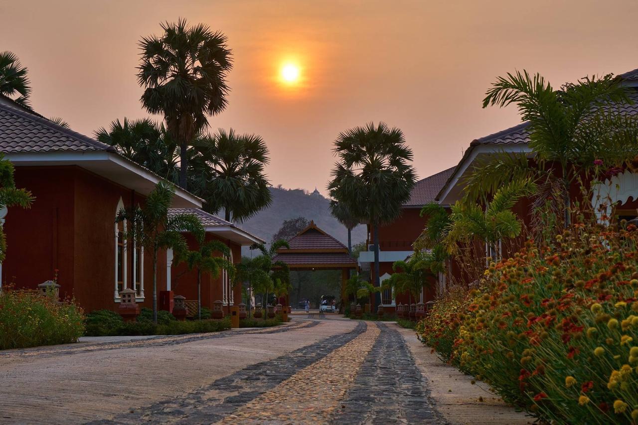 Westay @ Bagan Lotus Hotel Exterior photo