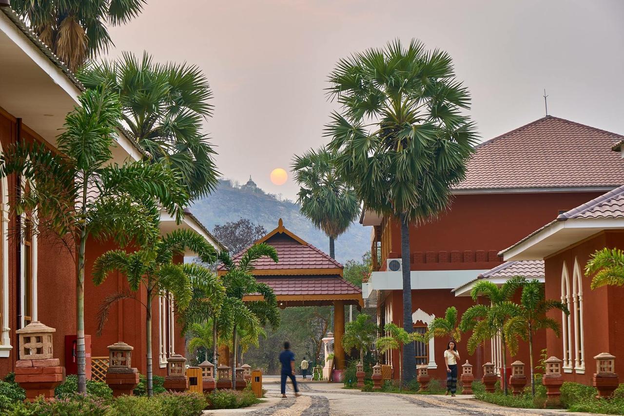 Westay @ Bagan Lotus Hotel Exterior photo